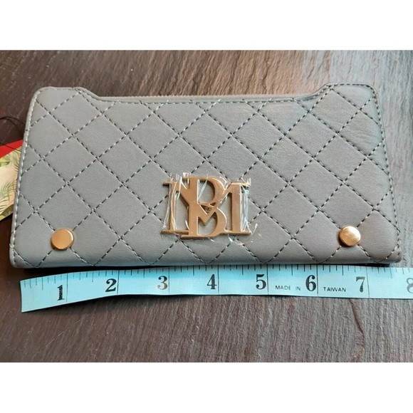 47. Badgley Mischka Crossbody Bag - Picture 6 of 11